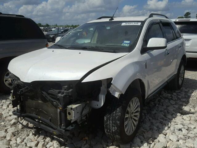 2LMDJ6JK7BBJ08103 - 2011 LINCOLN MKX WHITE photo 2