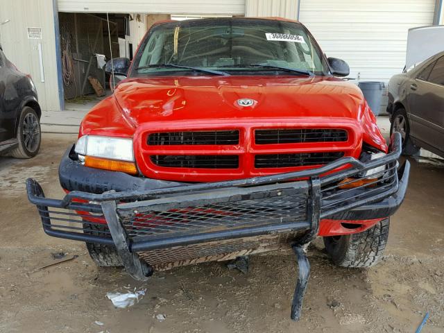 1B7HG38N72S662763 - 2002 DODGE DAKOTA QUA RED photo 9