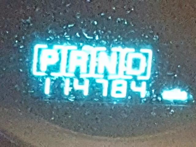 1J8HG48N06C119902 - 2006 JEEP COMMANDER BLACK photo 8