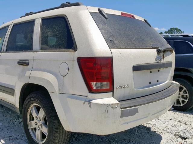 1J4GR48K95C714940 - 2005 JEEP GR CHEROKE WHITE photo 9