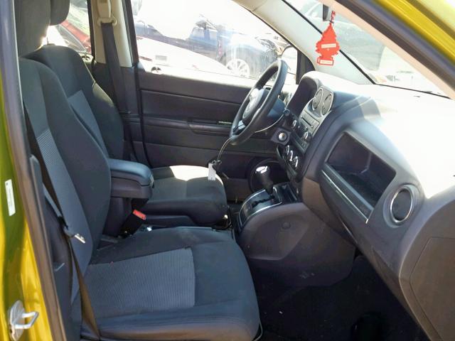 1C4NJDBB2CD555621 - 2012 JEEP COMPASS SP 绿色 照片 5