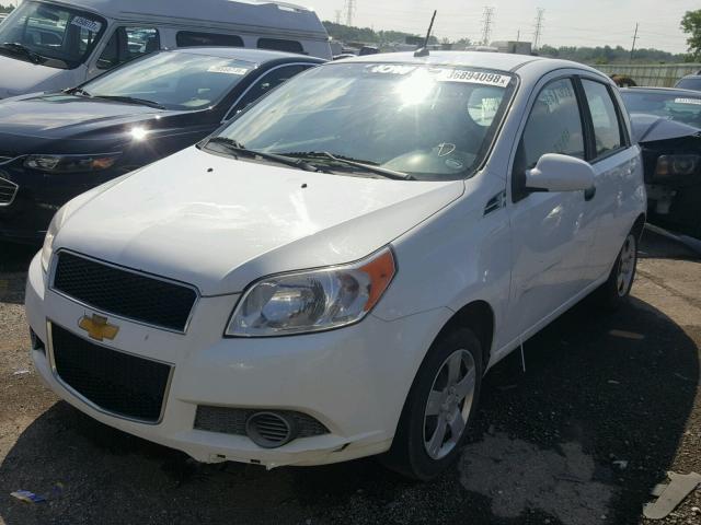 KL1TD6DE5BB229671 - 2011 CHEVROLET AVEO LS WHITE photo 2