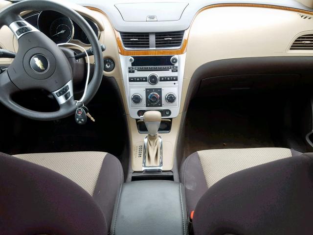 1G1ZH57B79F188944 - 2009 CHEVROLET MALIBU 1LT GOLD photo 9