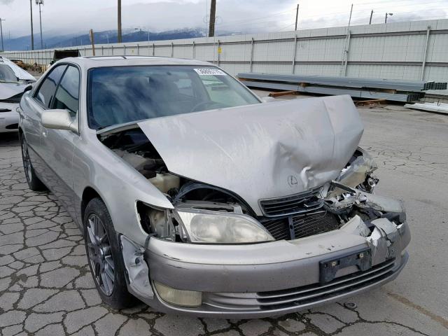 JT8BF28G8W5032693 - 1998 LEXUS ES 300 SILVER photo 1