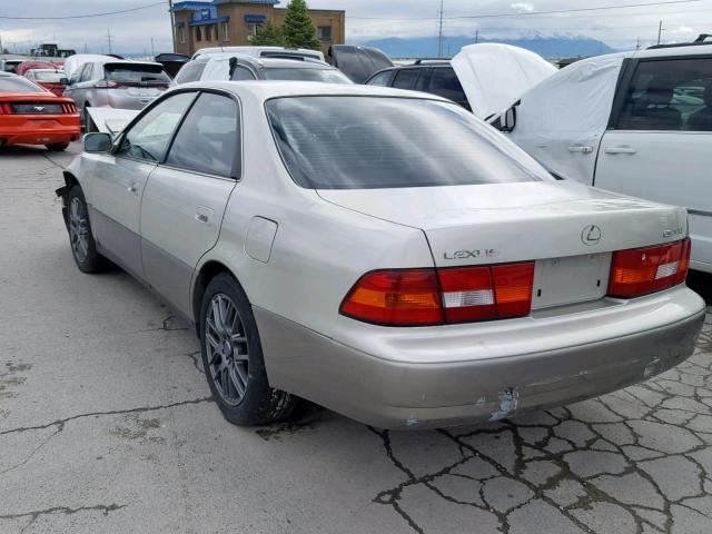 JT8BF28G8W5032693 - 1998 LEXUS ES 300 SILVER photo 3