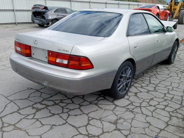 JT8BF28G8W5032693 - 1998 LEXUS ES 300 SILVER photo 4