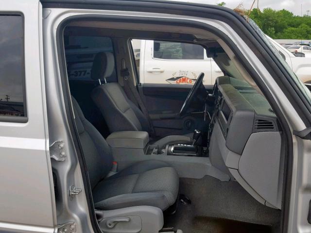 1J8HG48K77C697647 - 2007 JEEP COMMANDER 银色 照片 5