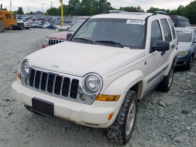 1J8GL58K05W513528 - 2005 JEEP LIBERTY LI WHITE photo 2