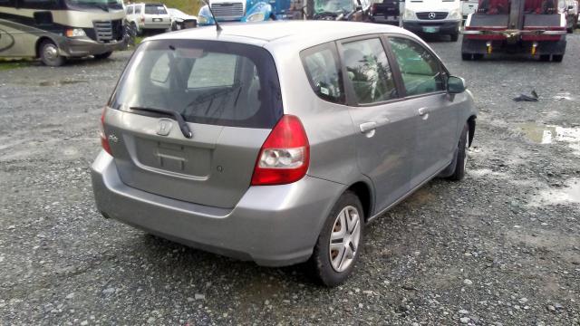 JHMGD38407S816912 - 2007 HONDA FIT GRAY photo 4