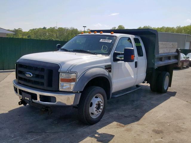 1FDAX5HRXAEA96042 - 2010 FORD F550 SUPER WHITE photo 2