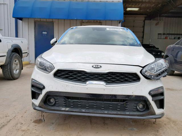 3KPF34AD0KE022407 - 2019 KIA FORTE GT L WHITE photo 9