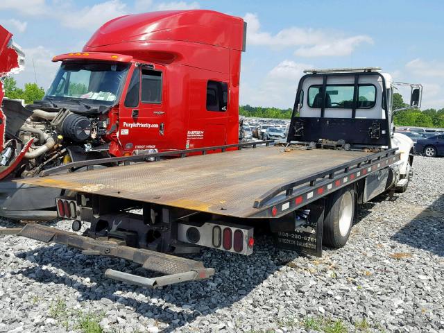 2NPNHM6X0EM147187 - 2014 PETERBILT 330 WHITE photo 4