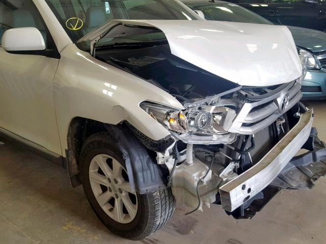 5TDZK3EH2DS131774 - 2013 TOYOTA HIGHLANDER WHITE photo 9