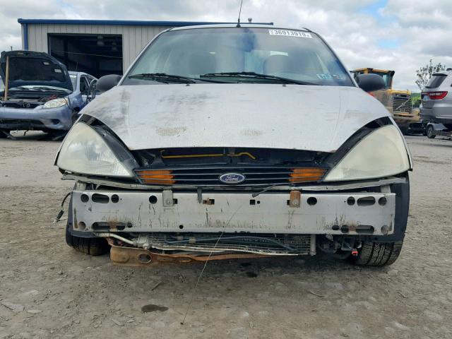 1FAFP38302W232688 - 2002 FORD FOCUS ZTS SILVER photo 9
