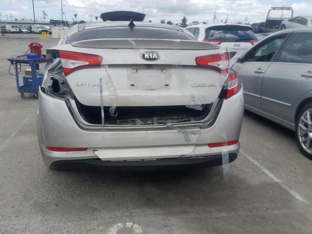 KNAGM4AD8D5050842 - 2013 KIA OPTIMA HYB SILVER photo 9