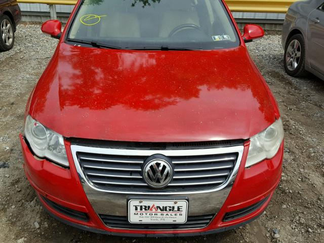 WVWAK73C88P060432 - 2008 VOLKSWAGEN PASSAT KOM RED photo 7