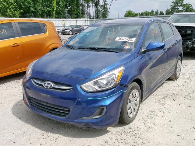 KMHCT5AEXGU259816 - 2016 HYUNDAI ACCENT SE BLUE photo 2