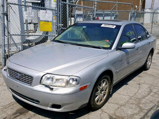 YV1TS59H041369724 - 2004 VOLVO S80 2.5T SILVER photo 2