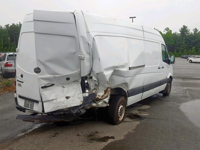 WDYPE845785234613 - 2008 FREIGHTLINER SPRINTER 2 WHITE photo 4