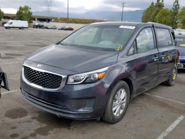 KNDMB5C16F6073926 - 2015 KIA SEDONA LX CHARCOAL photo 2