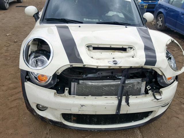 WMWMS33549TG89380 - 2009 MINI COOPER S WHITE photo 9