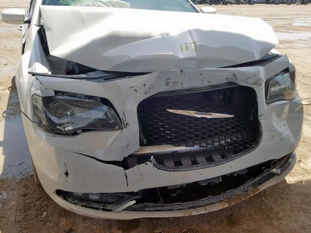 2C3CCABG6FH780650 - 2015 CHRYSLER 300 S WHITE photo 9