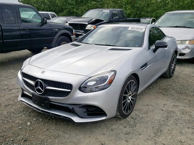 WDDPK3JA3JF149864 - 2018 MERCEDES-BENZ SLC 300 SILVER photo 2