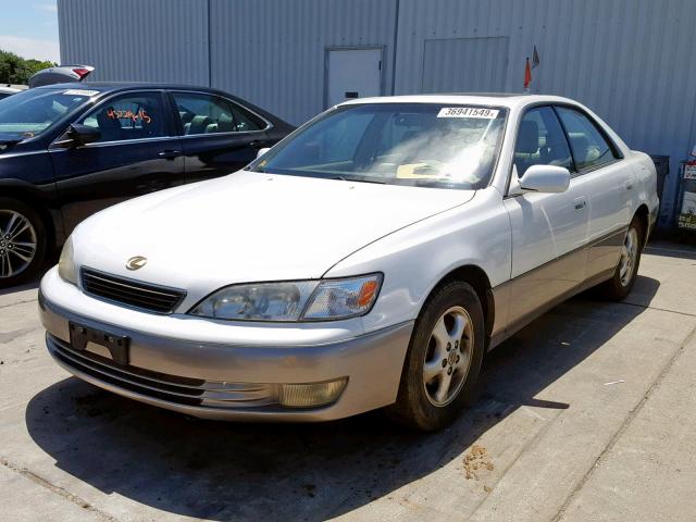 JT8BF28G1X5058232 - 1999 LEXUS ES 300 WHITE photo 2