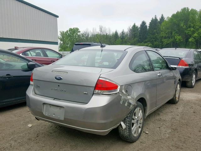 1FAHP33N88W283785 - 2008 FORD FOCUS SE GRAY photo 4