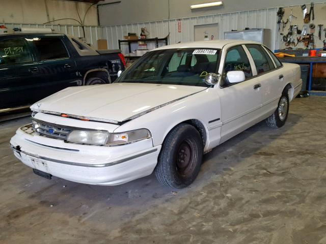 2FALP71W4SX154404 - 1995 FORD CROWN VICT WHITE photo 2