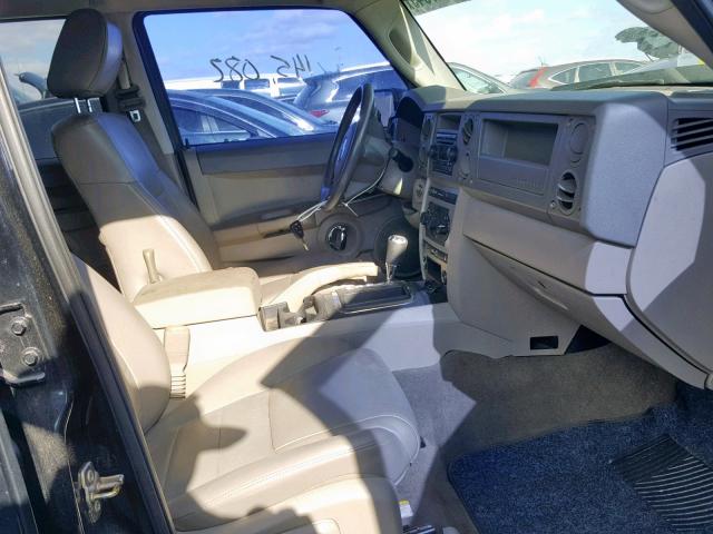 1J8HH48NX6C281985 - 2006 JEEP COMMANDER BLACK photo 5