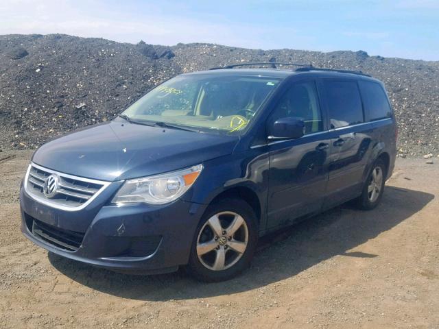 2V8HW34169R546427 - 2009 VOLKSWAGEN ROUTAN SE BLUE photo 2