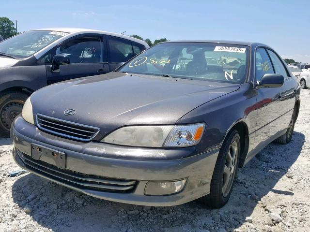 JT8BF28G7Y5078227 - 2000 LEXUS ES 300 GRAY photo 2