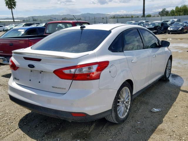 1FADP3J26EL254810 - 2014 FORD FOCUS TITA WHITE photo 4