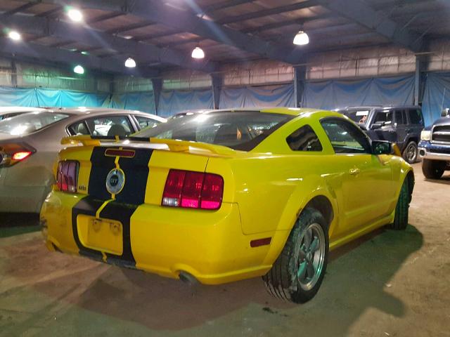 1ZVHT82H365237439 - 2006 FORD MUSTANG GT YELLOW photo 4