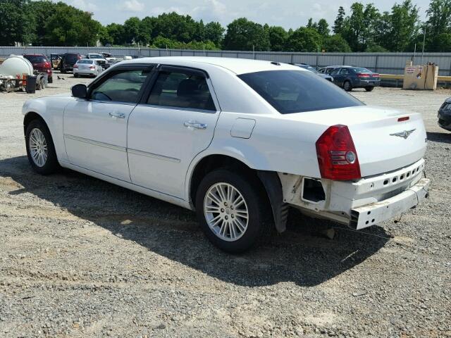 2C3CA5CV4AH326142 - 2010 CHRYSLER 300 TOURIN WHITE photo 3