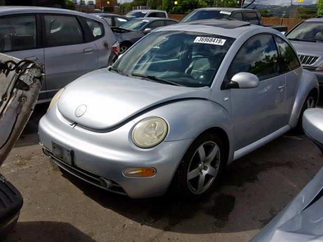 3VWED21C82M444089 - 2002 VOLKSWAGEN NEW BEETLE ვერცხლისფერი ფოტო 2