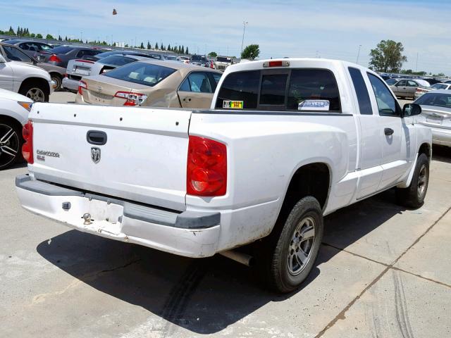 1D3HE42KX8S532101 - 2008 DODGE DAKOTA SLT WHITE photo 4