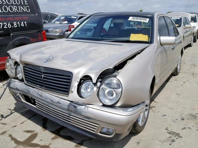 WDBJF65H9XA916067 - 1999 MERCEDES-BENZ E 320 GOLD photo 2