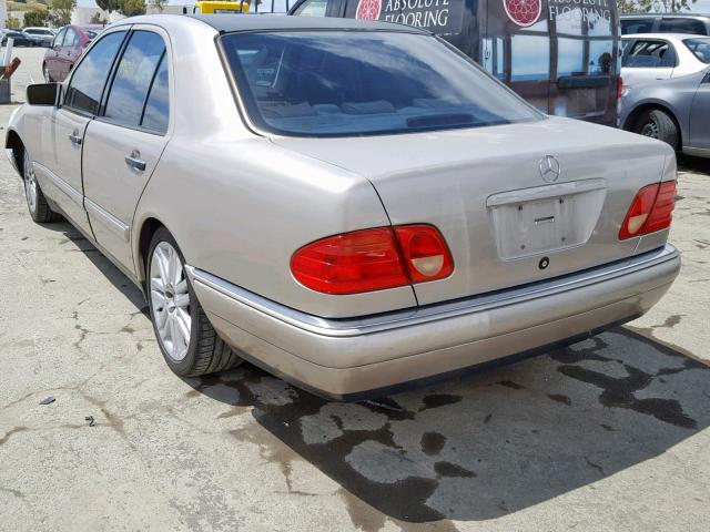 WDBJF65H9XA916067 - 1999 MERCEDES-BENZ E 320 GOLD photo 3