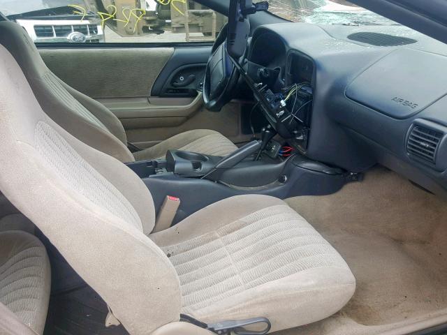 2G1FP32K8V2146778 - 1997 CHEVROLET CAMARO BAS 黑色 照片 5