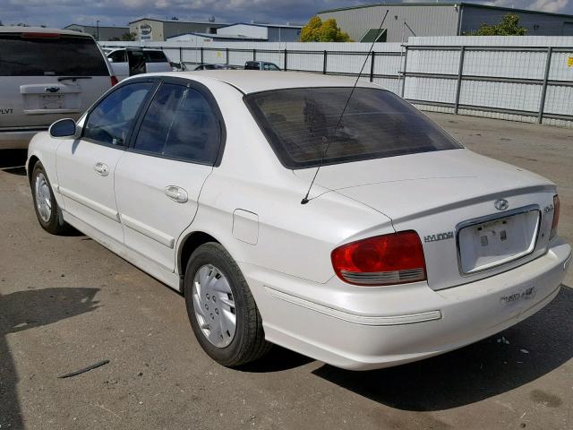 KMHWF25S72A678431 - 2002 HYUNDAI SONATA GL WHITE photo 3