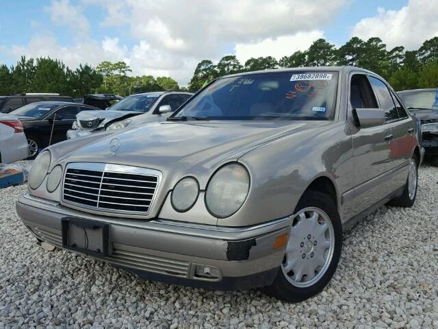 WDBJF55F8TJ013976 - 1996 MERCEDES-BENZ E 320 GOLD photo 2