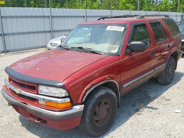 1GNDT13W6YK206249 - 2000 CHEVROLET BLAZER RED photo 2