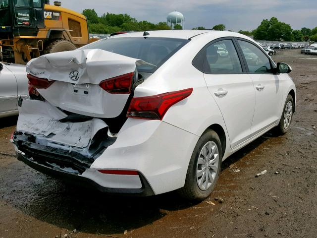 3KPC24A35KE070725 - 2019 HYUNDAI ACCENT SE WHITE photo 4