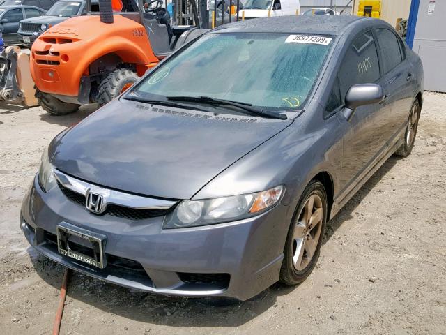 19XFA1F63AE000107 - 2010 HONDA CIVIC LX-S رمادي صورة 2