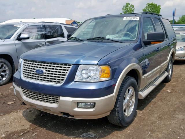 1FMFU18556LA25578 - 2006 FORD EXPEDITION BLUE photo 2