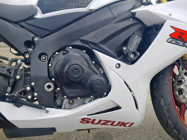 JS1GR7MA3H2102211 - 2017 SUZUKI GSX-R750 WHITE photo 7