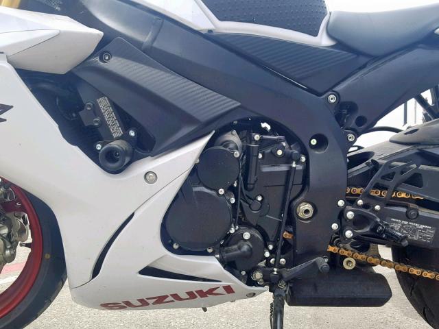 JS1GR7MA3H2102211 - 2017 SUZUKI GSX-R750 WHITE photo 9