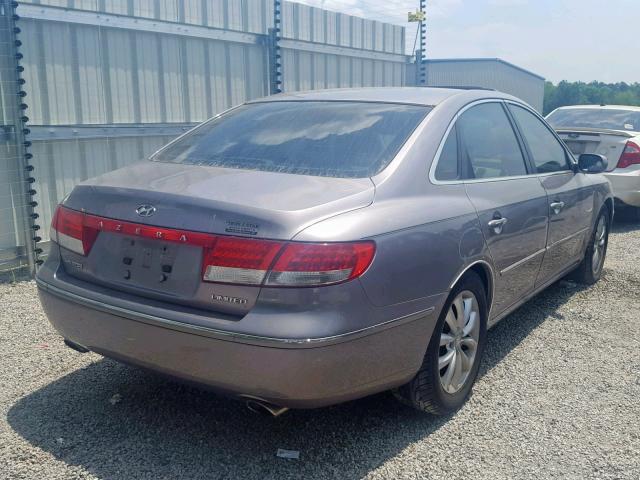 KMHFC46F76A034164 - 2006 HYUNDAI AZERA SE GRAY photo 4